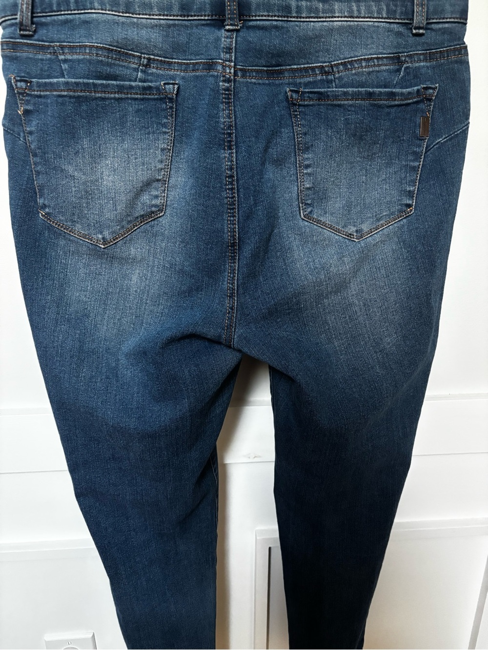 Dark Wash Blue Women's Skinny Jeans size 31 - Picture 8 of 10